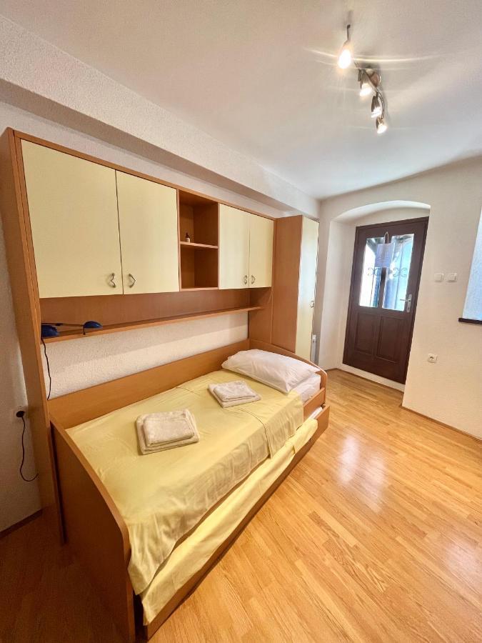 Centar * Cres